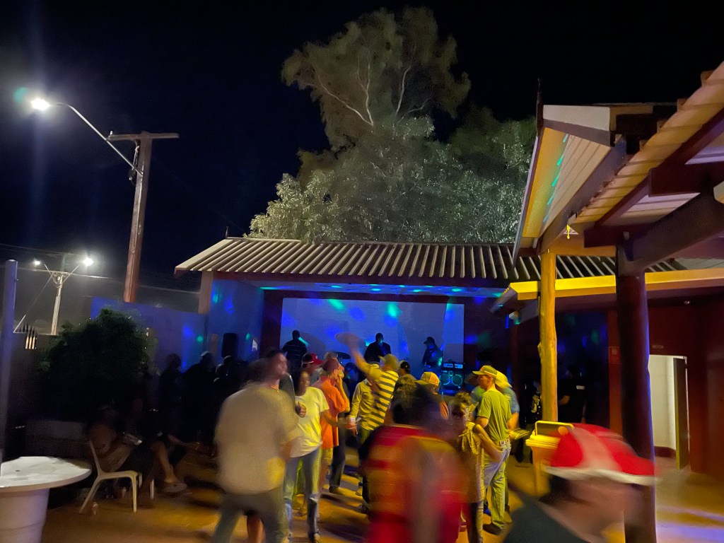 The saloon or night club which opens Friday nights is a hark back to the classic outback 'cage bar'. 